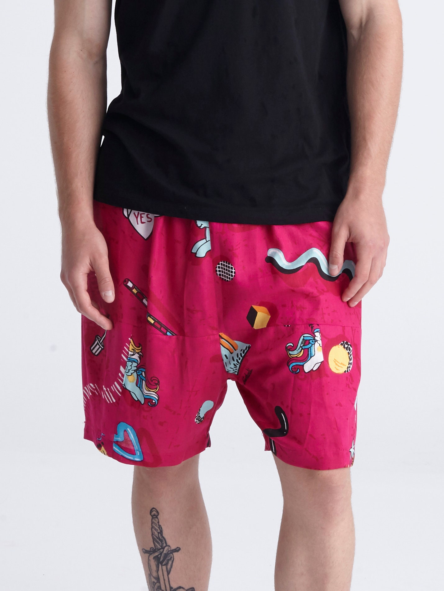 Men’s Pop Icon Print Fuchsia Vacation Shorts